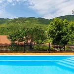 House Mirjana With Pool By Guide