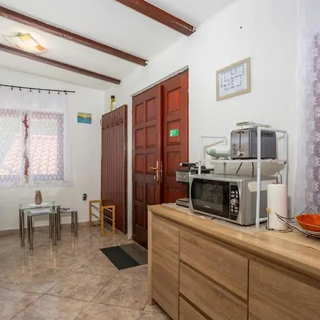 House Mirjana With Pool By Guide Villa