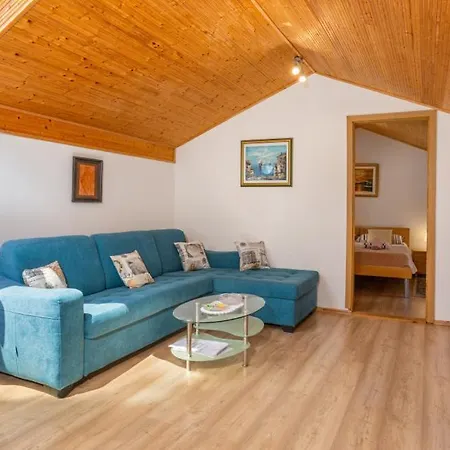 Villa House Mirjana With Pool By Guide