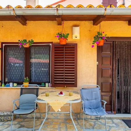 House Mirjana With Pool By Guide *