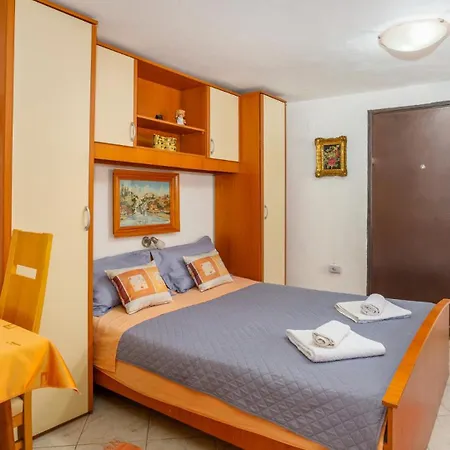 Villa House Mirjana With Pool By Guide