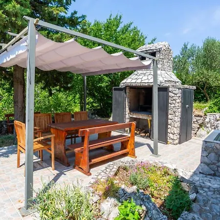 House Mirjana With Pool By Guide * Brseč