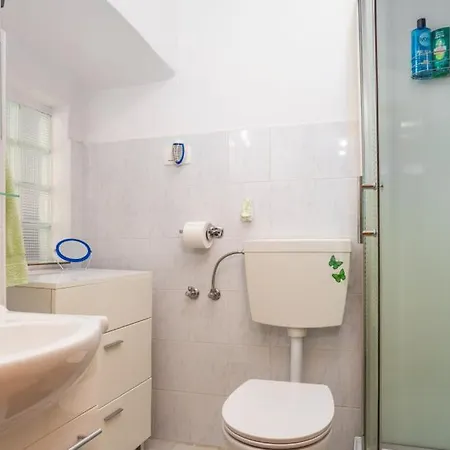 House Mirjana With Pool By Guide ヴィラ Brseč
