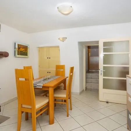 House Mirjana With Pool By Guide