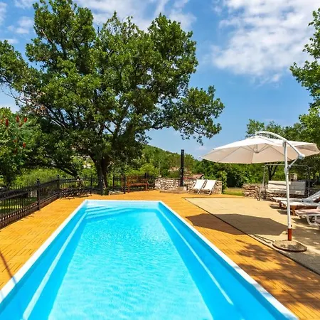 House Mirjana With Pool By Guide ヴィラ *