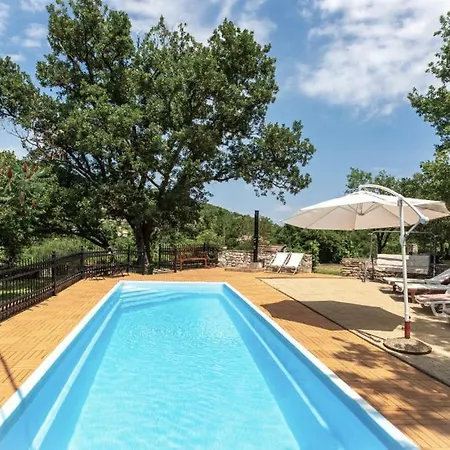 House Mirjana With Pool By Guide Brseč