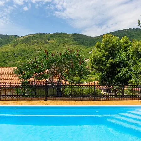 House Mirjana With Pool By Guide