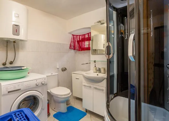 House Mirjana With Pool By Guide 布鲁赛吉